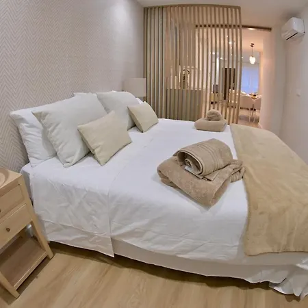 Clavero アパート *